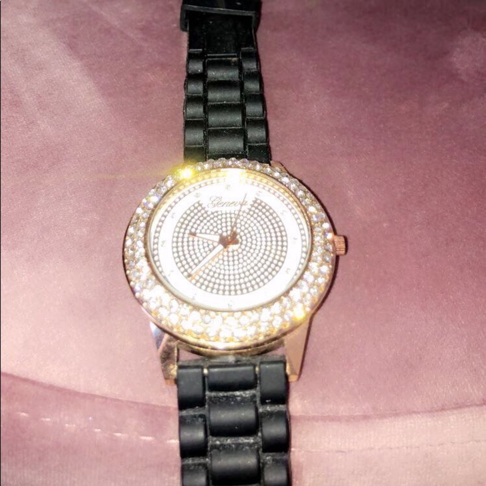 Watch - Picture 3 of 3